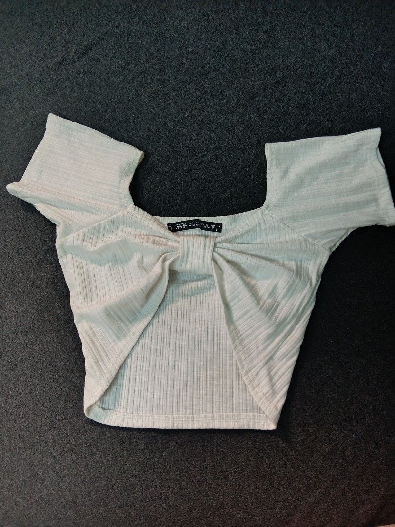 2 WAY RIBBON CROP-TOP (Category: Others Tops) located in Manila. Submitted by babymango25 (Listing ID 1470686564, Image 1). Description: -Can be styled as Off shoulders -Soft fabric (not so manipis) -No issue XS-SMALL.