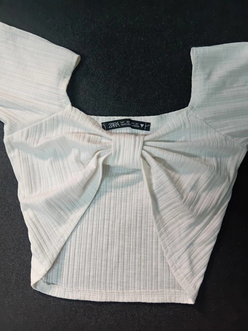2 WAY RIBBON CROP-TOP (Category: Others Tops) located in Manila. Submitted by babymango25 (Listing ID 1470686564, Image 2). Description: -Can be styled as Off shoulders -Soft fabric (not so manipis) -No issue XS-SMALL.