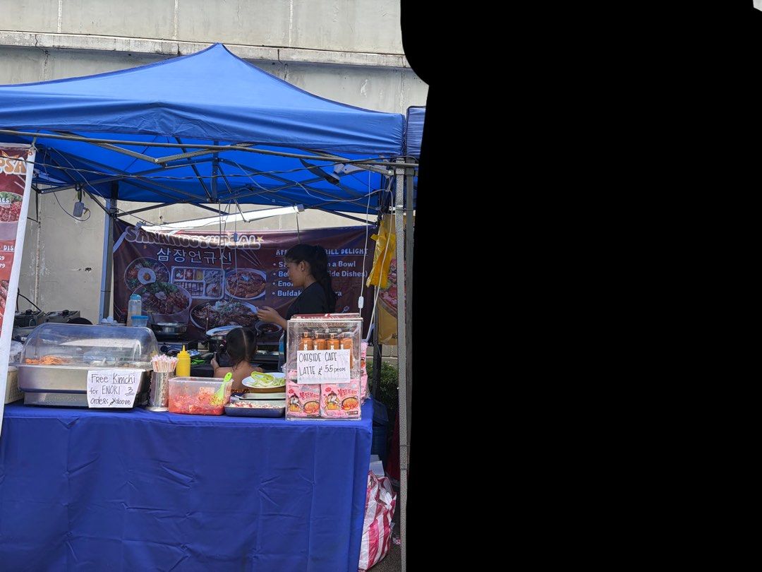 2x2 Blue Pop-up Tent Canopy (Category: Outdoor Furniture) located in Manila. Submitted by genesaysss (Listing ID 1470612425, Image 2). Description: - Color: Blue - Frame: Sturdy, folding metal frame for quick setup and compact storage - Canopy: Large, waterproof fabric top for reliable shade and weather protection - Ideal for: Outdoor market stalls, food booths, garage sales, and community events - Condition: Good coverage area, easy to transport