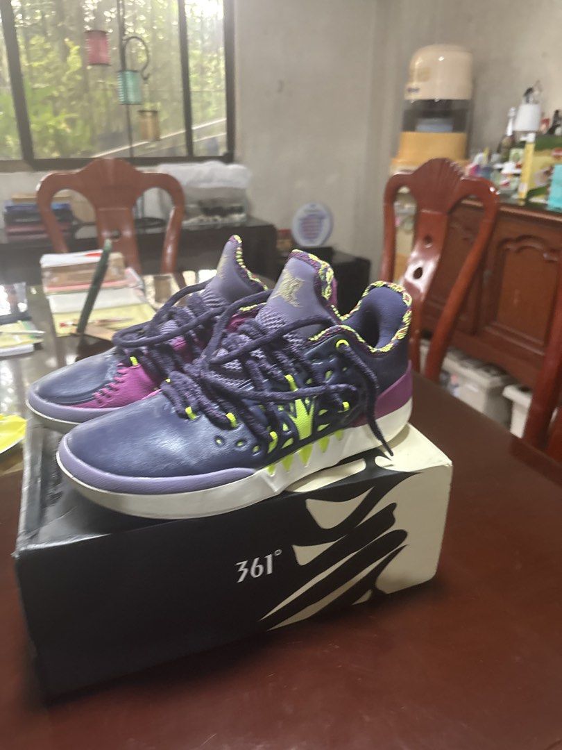 361 joker 2 “joker” (Category: Sneakers) located in Quezon City. Submitted by ravalotyru50071 (Listing ID 1470700984, Image 3). Description: 🔥 FOR SALE: Joker 2 361° “Joker” Low 🔥 💰 Price: ₱2,500 👟 Condition: Shoes still in good condition 📦 Honest Issue: Slightly damaged corner of the box 🏷️ Original SRP: ₱8,500 Selling my 361° Joker 2 “Joker” Low for only ₱2,500! Shoes are still in good condition. Just being transparent, there’s slight dam