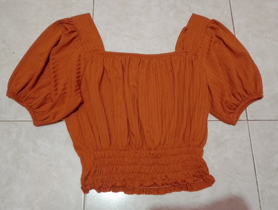 (3 FOR 75) TANK TOPS (Category: Sleeveless) located in Manila. Submitted by nievesolanna (Listing ID 1470730361, Image 2). Description: size large on tag. 2 branded tops. makapal at presko ang fabric. stretchable yung isa since smacking yung sa ilalim na part. sold as set only. 75 PESOS LOC: SAMPALOC, MANILA .