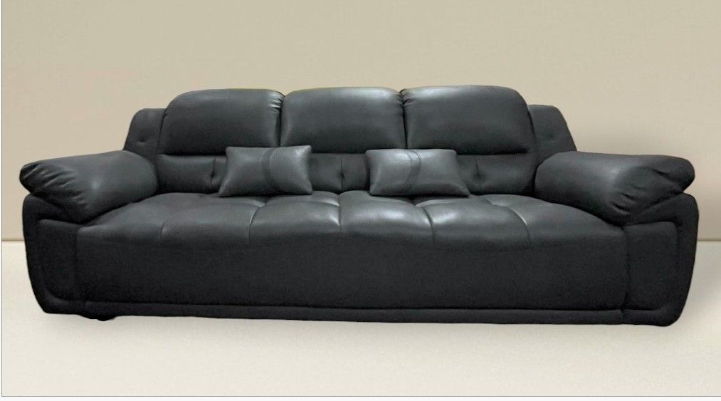 3 Seater Elegant Genuine Leather Sofa (Category: Sofas) located in Quezon City. Submitted by dannikkishoppe2 (Listing ID 1470653014, Image 1). Description: 3 Seater Elegant Genuine Leather Sofa ‼️₱34000‼️ Upgrade your living room with this stylish and comfortable sofa! Perfect for your home. Please manage your expectations as there might be minimal flaws. Color may vary due to lighting, it may appear darker or lighter in person. Check photos firs