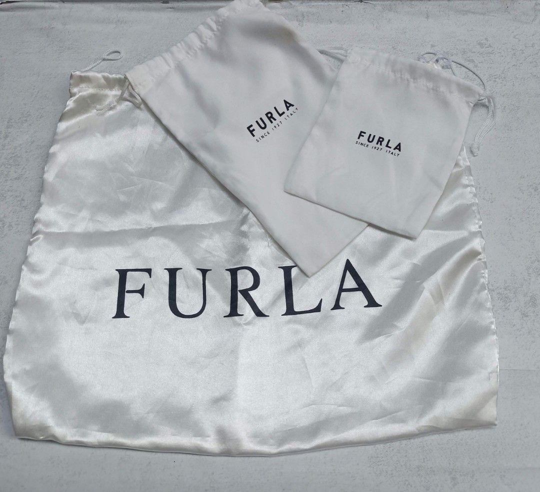 3 set Furla Dust Bags (Category: Other Accessories) located in Davao. Submitted by lotispreloved (Listing ID 1470716322, Image 1). Description: .
