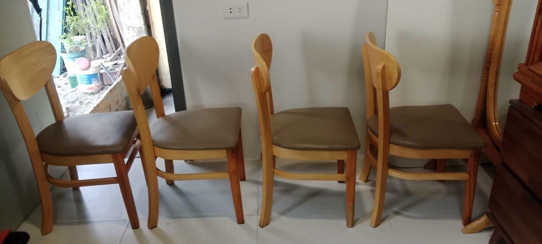 4pcs Dining Chairs (Category: Chairs) located in Malabon City. Submitted by aven25 (Listing ID 1470630094, Image 3). Description: 4pcs Dining Chairs 17 inches Height from floor to Seat 31.5 inches Height from floor to Backrest Good Condition Ready to Use .