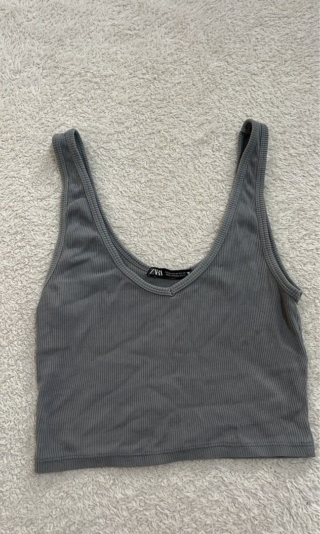 50 pesos only (well used) (Category: Others Tops) located in Cauayan City . Submitted by declutterdarling (Listing ID 1470597241, Image 2). Description: Size: S.