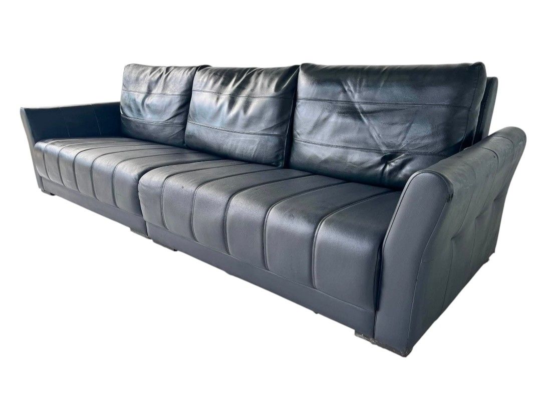 5-6 SEATER GENUINE LEATHER SOFA (Category: Sofas) located in Mexico. Submitted by mgracejapansurplus (Listing ID 1470610181, Image 3). Description: NEW ARRIVAL 🇯🇵 5-6 SEATER GENUINE LEATHER SOFA✨ - Big Size 5–6 Seater Genuine Leather Sofa - Spacious black genuine leather sofa, modern panel design - Solid structure, very heavy & durable - Condition note: Has visible scratches — priced low accordingly, still very usable - Dimensions: L113" × W36"
