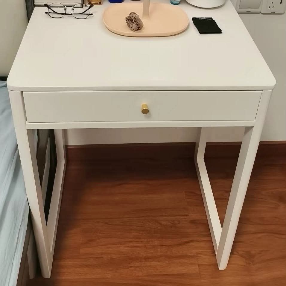 60cm Office Study Table (Category: Tables & Sets) located in Marikina City. Submitted by marcobarbado.cloud (Listing ID 1470596837, Image 2). Description: .