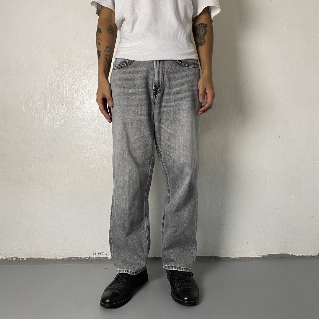 6397 👖| Light Grey Straight Cut Denim Jeans (Category: Jeans) located in Bulacan. Submitted by orc.ph (Listing ID 1470648468, Image 2). Description: 6397 👖| Light Grey Straight Cut Denim Jeans Material Used: Cotton - Light Grey - Belt Loop Attached - Zipper and Button Closure - Straight Cut - Multi Pockets - Streetwear - Denim - Jeans -Size: XS -Waistline: 28” -Length: 37” -Thighs: 12” -Leg Opening: 8” -Rise: 11” -Model: ‘’5’5, 65kg, Waistline 