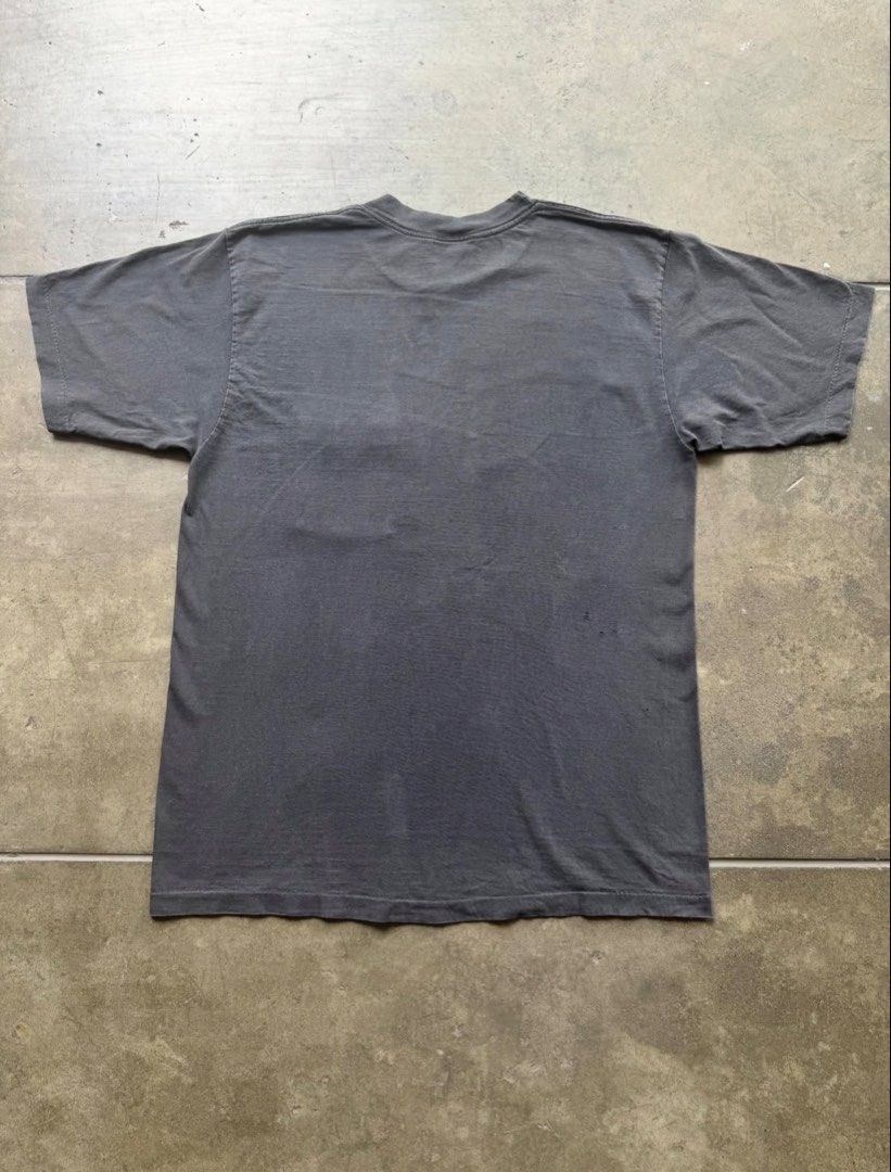 '90s Faded Black Pocket Tee (Category: Tshirts & Polo Shirts ) located in Puerto Princesa. Submitted by deadmangarage (Listing ID 1470614066, Image 2). Description: Nicely faded Good vintage condition Flaws: some pinholes (see pics) Size L Measurements: 21.5 in (pit to pit) 29 in (shoulder to hem).