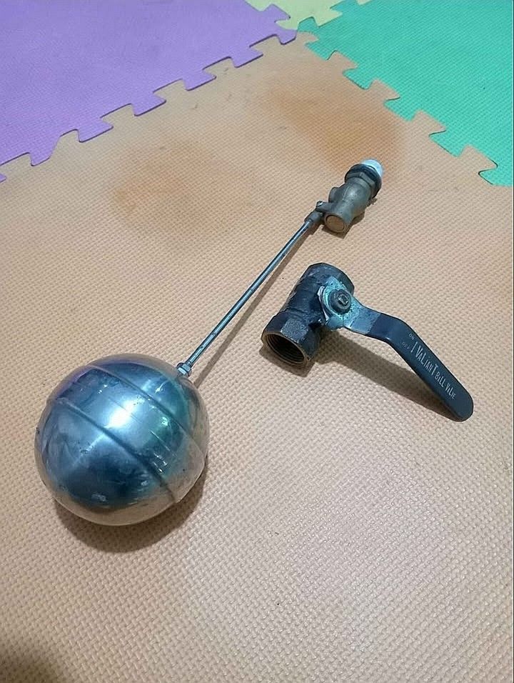 ½ Float Valve and 1 Ball Valve Set (Category: Bathroom & Kitchen Fixtures) located in Aguinaldo. Submitted by ukayandthrift (Listing ID 1470627561, Image 1). Description: .