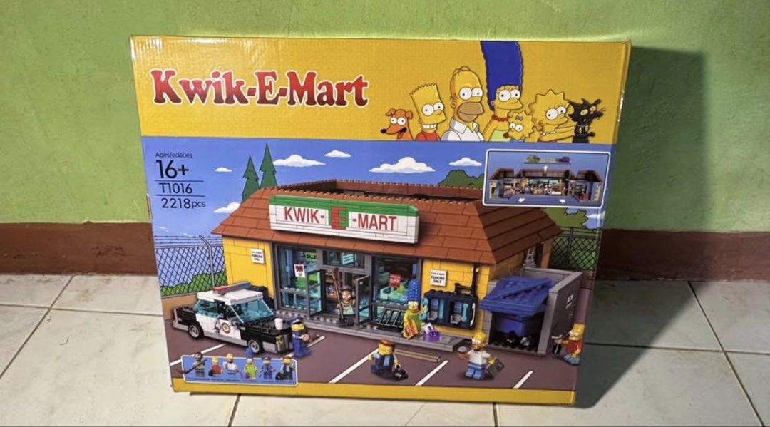 🎄 Kwik-E-Mart Building Set (The Simpsons) /2,218 pcs / LEGO-Compatible (Category: Educational & Learning Toys) located in Cebu City. Submitted by vela199303 (Listing ID 1470624470, Image 1). Description: 🎄 Kwik-E-Mart Building Set (The Simpsons) | 2,218 pcs | Brand New, Unbuilt Looking for a Christmas gift that’s actually memorable? This is it. A huge, detailed build of the iconic Kwik-E-Mart from The Simpsons. All parts are still in their numb