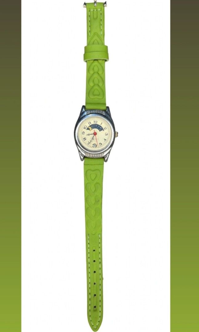 ✨ Vintage Wrangler moonphase watch (Category: Women's Watches) located in Santa Rosa. Submitted by leShoppe (Listing ID 1470714574, Image 1). Description: .