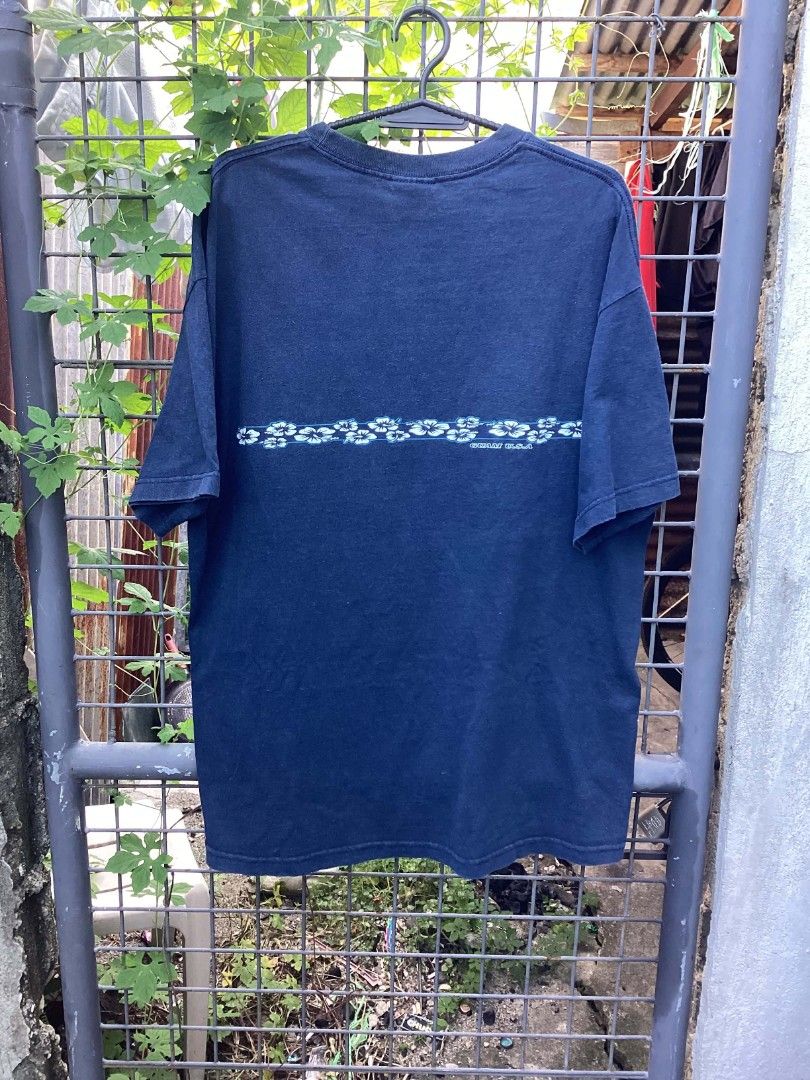 AAA Vintage Guam U.S.A Tee (Category: Tshirts & Polo Shirts ) located in Balanga. Submitted by archivefine_ds (Listing ID 1470659252, Image 2). Description: AAA Vintage Guam U.S.A Tee size XL on tag 10/10 good condi w 22 L 29 500+sf.