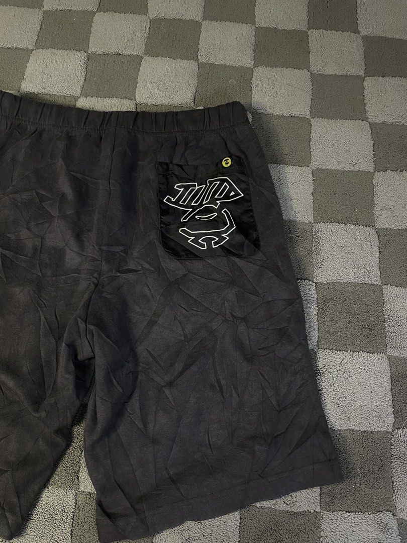AAPE (Category: Shorts) located in Davao. Submitted by the_rare_hustla (Listing ID 1470576308, Image 3). Description: AAPE Issue None Need Wash Only Color rate 9.5/10 Width - 32-36 Length - 22 Size XL on tag Dm If Interested!.