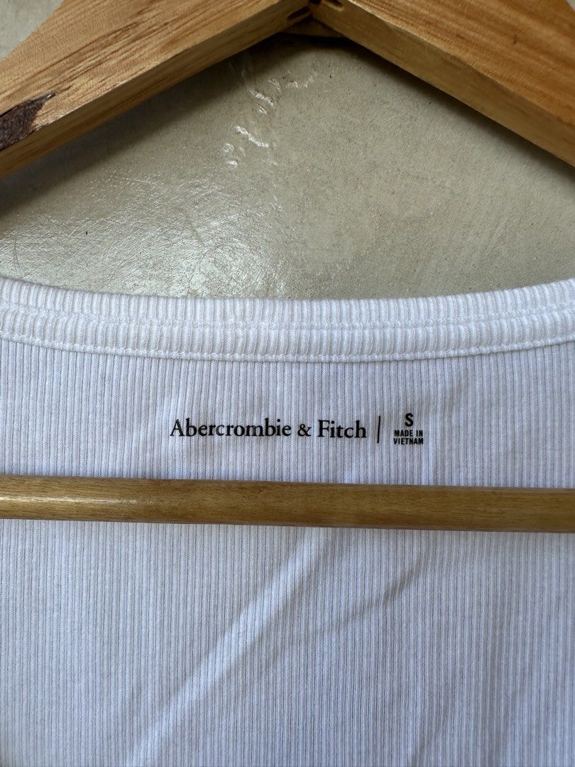 Abercrombie & Fitch - Ribbed Tshirt (Category: Shirts) located in Cavite. Submitted by hand.picked (Listing ID 1470590909, Image 3). Description: Abercrombie & Fitch - Ribbed Tshirt Size: Small Dimension: 15” Width / 21” Length Condition: Excellent.
