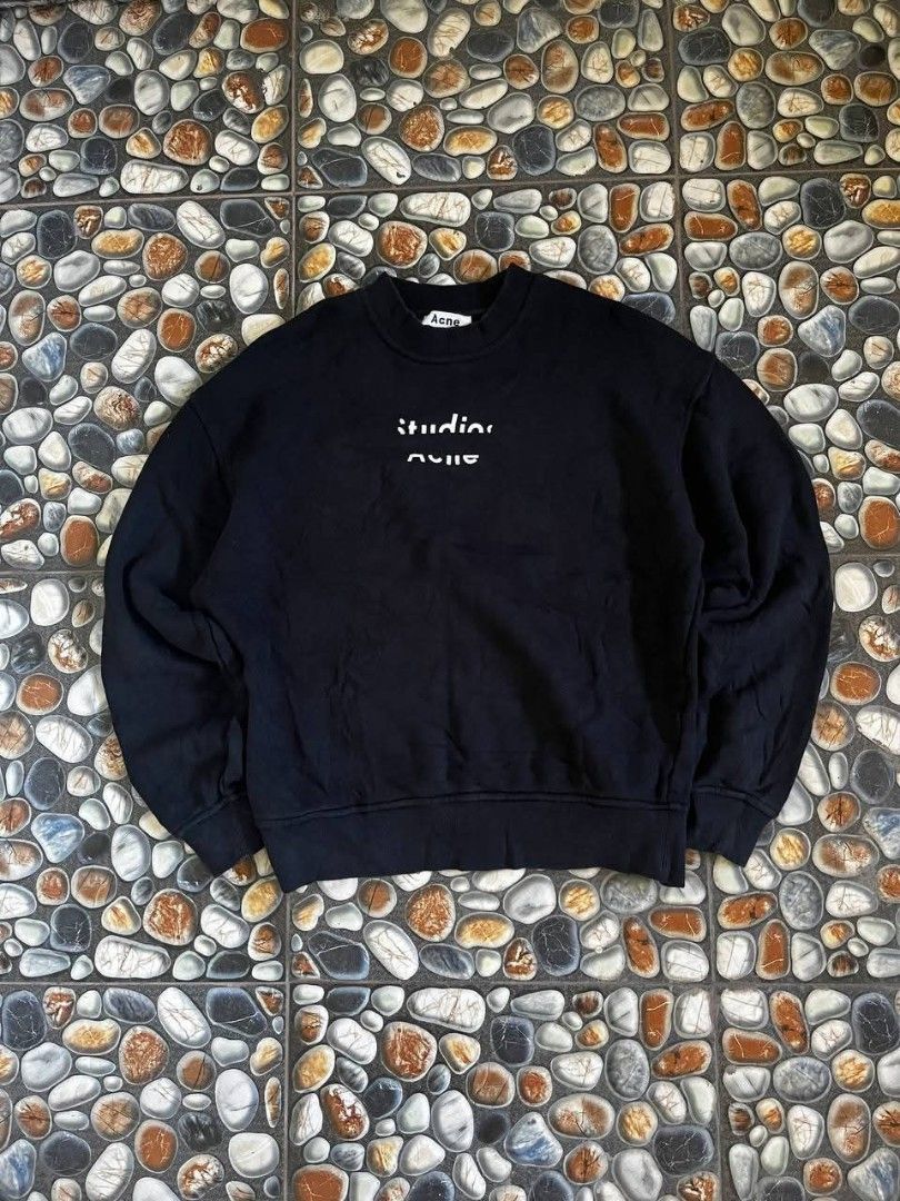 Acne Studios Black Sweatshirt Size XXS (Category: Longsleeves) located in Baler. Submitted by vansonearth (Listing ID 1470698148, Image 1). Description: - Brand: Acne Studios - Color: Black with white printed chest logo - Size: XXS (160/76A), classic relaxed fit - Material: 100% cotton, heavyweight fleece lining made in Portugal - Details: Ribbed cuffs and hem - Condition: Clean overall shape with no major flaws.
