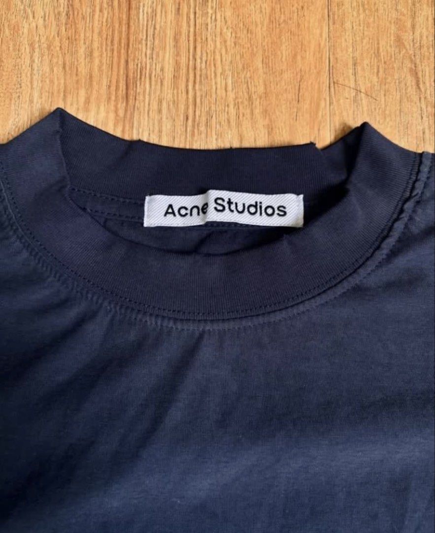 ACNE STUDIOS LONG SLEEVE (Category: Longsleeves) located in Manila. Submitted by zeahskloset (Listing ID 1470610678, Image 3). Description: .