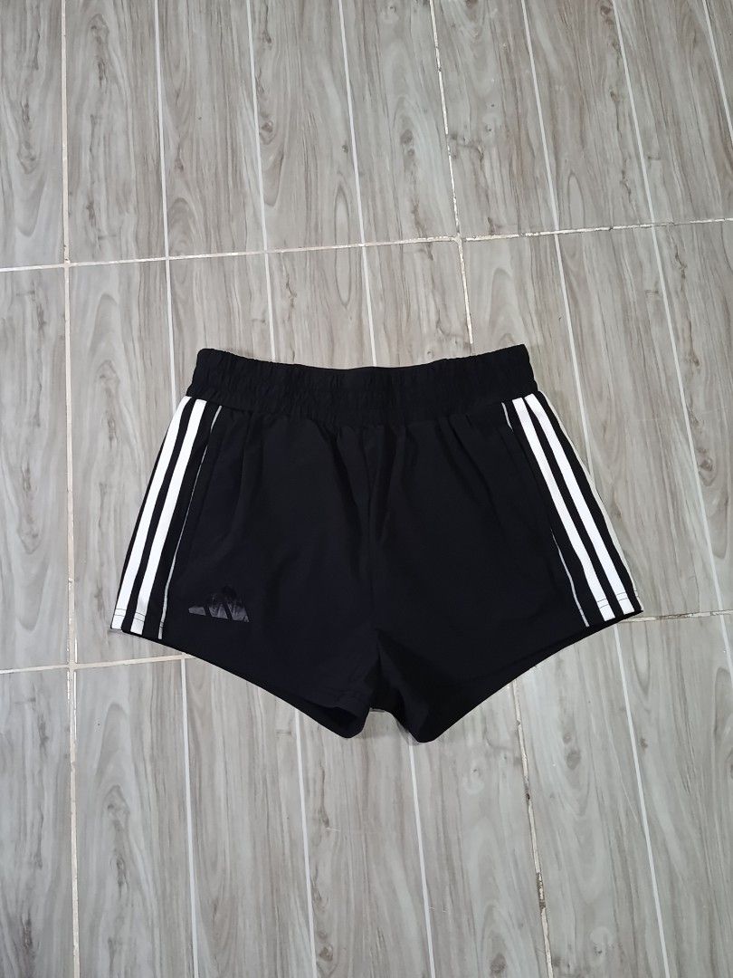 ADIDAS 3LINES RUNNING DRIFIT SHORT (freeshipping) (Category: Activewear) located in Quezon City. Submitted by gyl-stop (Listing ID 1470675420, Image 1). Description: free shipping 26-30 x 12.5 excellent condi cr: 9.8/10 issue: none.