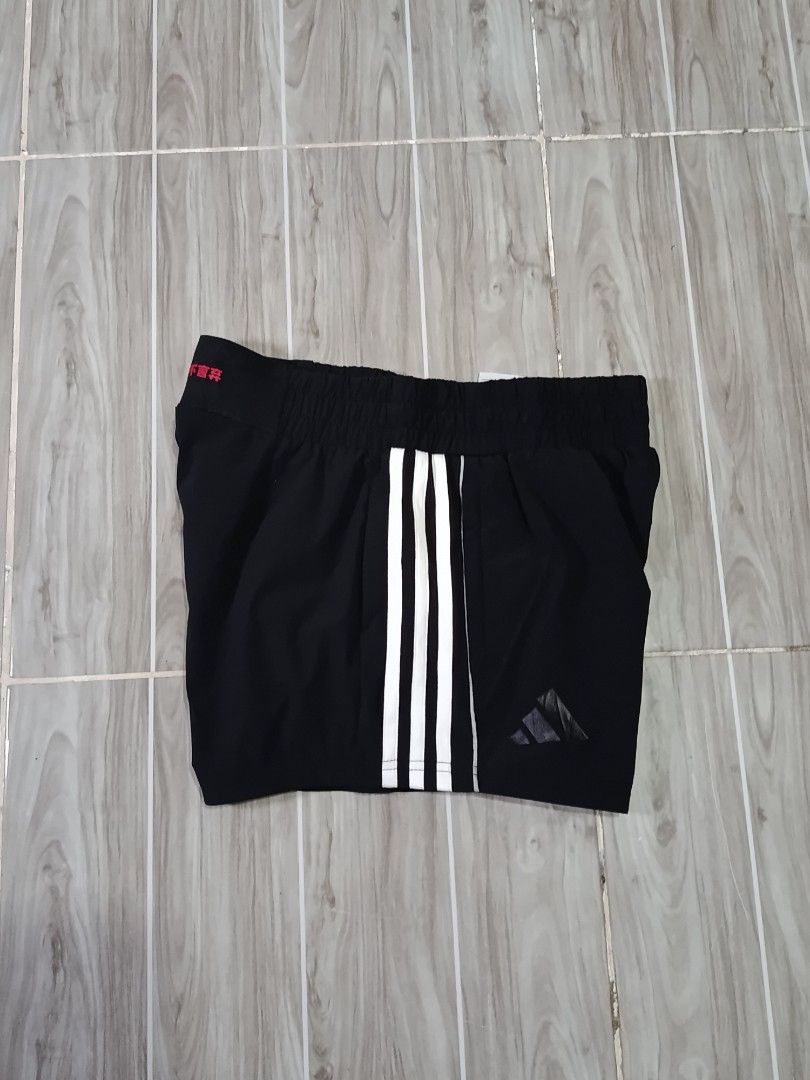 ADIDAS 3LINES RUNNING DRIFIT SHORT (freeshipping) (Category: Activewear) located in Quezon City. Submitted by gyl-stop (Listing ID 1470675420, Image 2). Description: free shipping 26-30 x 12.5 excellent condi cr: 9.8/10 issue: none.