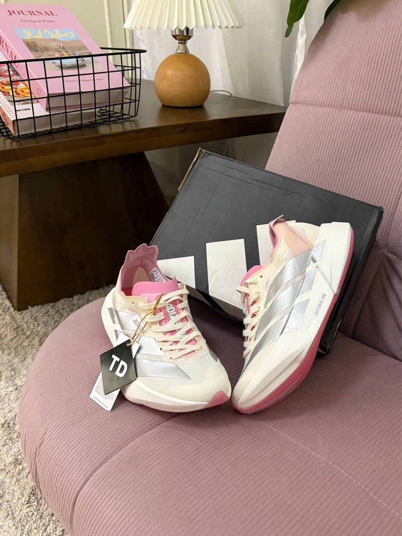 Adidas Adizero Sakura (Category: Sneakers) located in Manila. Submitted by aiman_sole5 (Listing ID 1470656295, Image 3). Description: ₱1,900 Inclusion: Box only Available size: 36. 37. 38. 39. 40 📍 Tondo, Manila - Lalamove available (same day delivery) - JNT shipping available .