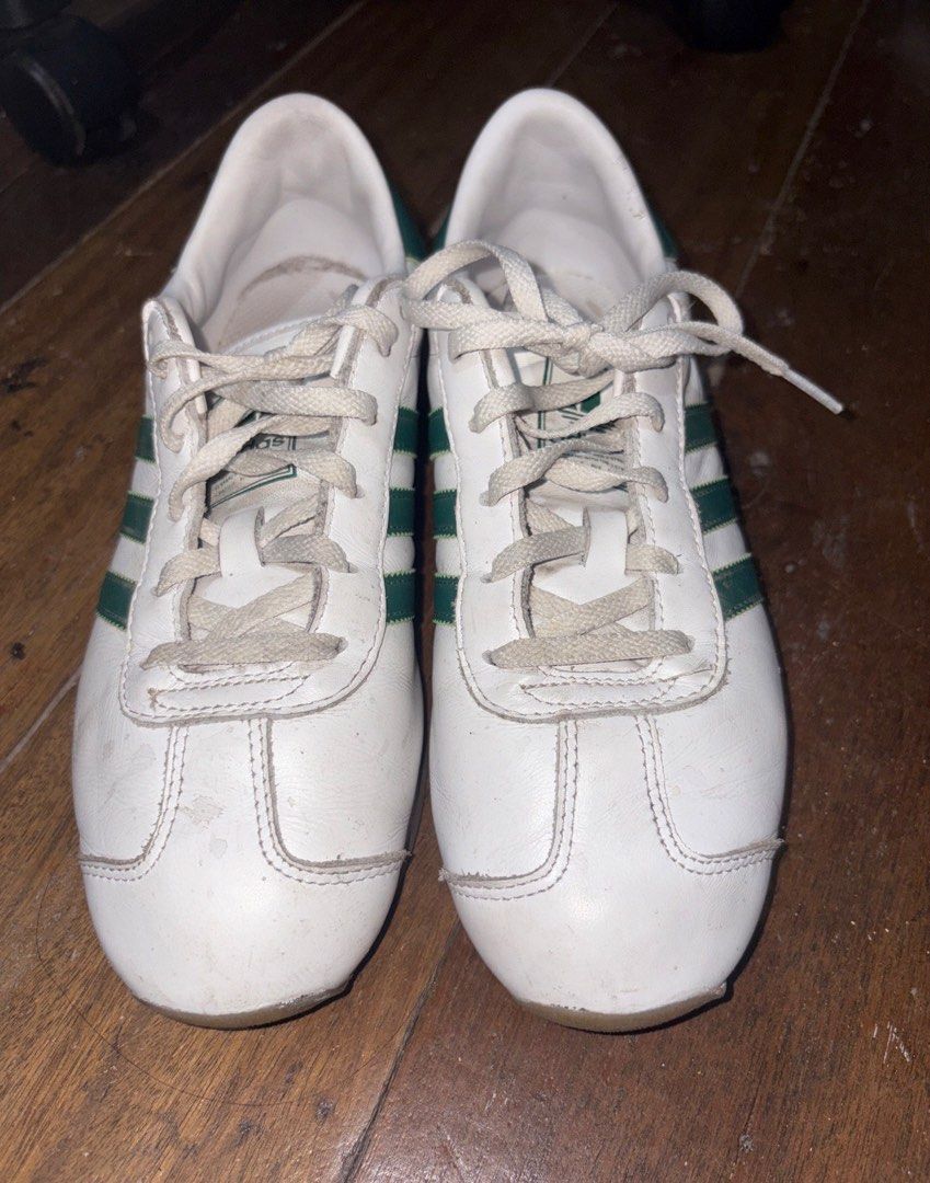 Adidas Court II (Category: Sneakers) located in Baguio. Submitted by wincentric (Listing ID 1470562624, Image 1). Description: Adidas Court II (Authentic) - rfs: not being used anymore - Size: US 6.5, UK 6, EUR 39, JPN 245 - Made in Indonesia - Signs of wear - no box V meet up baguio loc only shipping via j&t or lbc gcash mop.