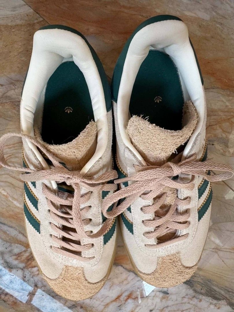 ADIDAS GAZELLE ORIGINAL (Category: Sneakers) located in Davao. Submitted by anikanik88 (Listing ID 1470558113, Image 2). Description: PRELOVED📍 ADIDAS GAZELLE ORIGINAL ALMOST NEW SIZE 6 DM.