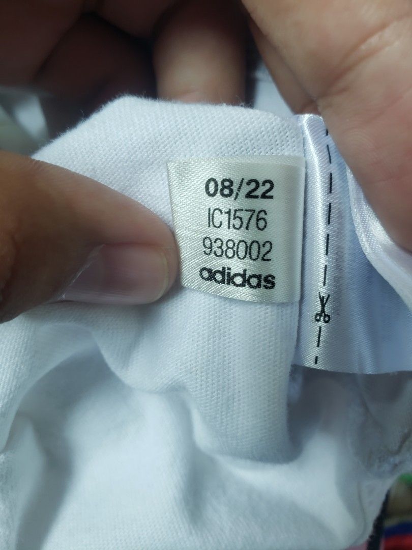 Adidas Japan JFA White Training Jersey Size L (Category: Activewear) located in Pagsanghan. Submitted by yuchinz (Listing ID 1470658706, Image 2). Description: issue: adidas rubber logo fade.