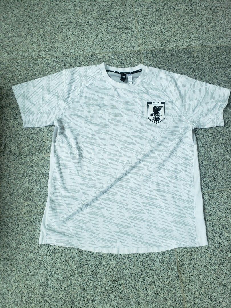 Adidas Japan JFA White Training Jersey Size L (Category: Activewear) located in Pagsanghan. Submitted by yuchinz (Listing ID 1470658706, Image 1). Description: issue: adidas rubber logo fade.