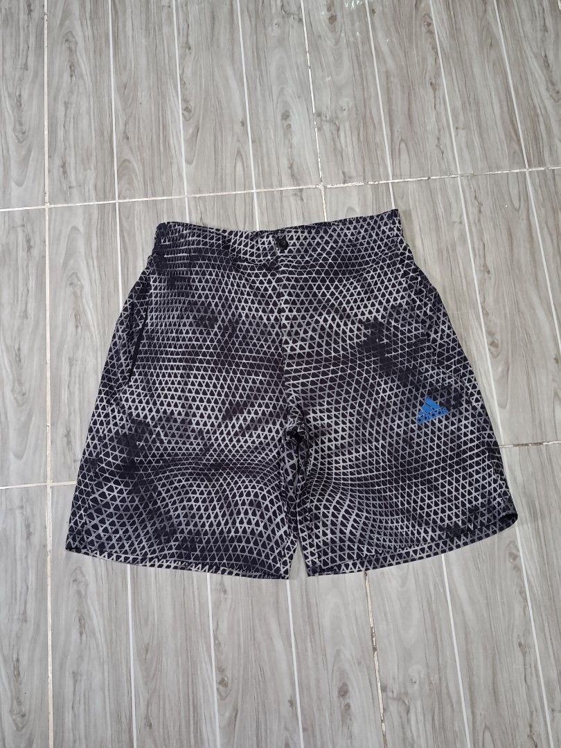 ADIDAS NYLON SHORT (freeshipping) (Category: Shorts) located in Quezon City. Submitted by gyl-stop (Listing ID 1470678373, Image 1). Description: free shipping 28- 32 x 19.5 excellent condi cr: 9.8/10 issue: none.