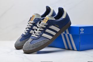 (Category: ) located in . Submitted by factory.shoes.outlet (Listing ID 1470566930, Image 1). Description: .