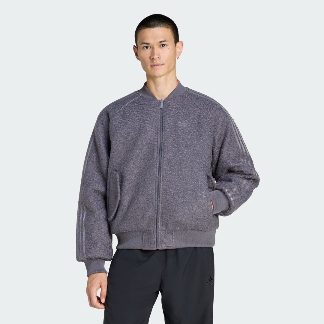 ADIDAS REVERSIBLE SUPERSTAR BOMBER JACKET (Category: Coats, Jackets and Outerwear) located in Cabuyao City. Submitted by jeirussamson897 (Listing ID 1470566672, Image 1). Description: ADIDAS REVERSIBLE SUPERSTAR BOMBER JACKET xl 28 width 28 length bnew no flaw para kang bumili sa mall 10/10 1999+sf.