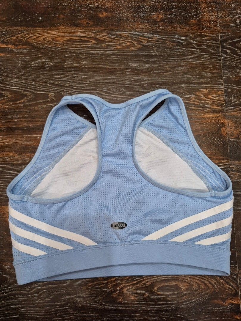 Adidas Sports Top (Category: Activewear) located in Santa Cruz. Submitted by deenem (Listing ID 1470604556, Image 3). Description: Like New😍👌 No flaws👌 M on Tag.