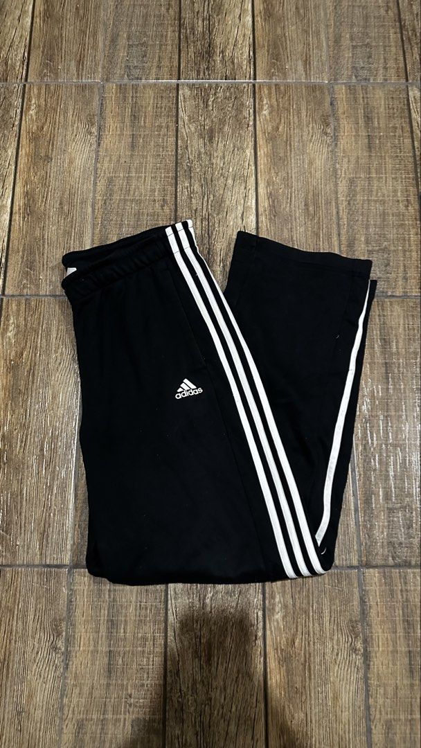 ADIDAS SWEATPANTS (Category: Other Bottoms) located in Manila. Submitted by urban-vintage_2 (Listing ID 1470567368, Image 1). Description: ISSUE: SEE THE PICS FOR ISSUE (NEED WASH) MOP :GCASH (NO COD) SHIP VIA: LALAMOVE & J&T LOCATION: PASIG CITY LENGTH: 42 WIDTH : 34-38.