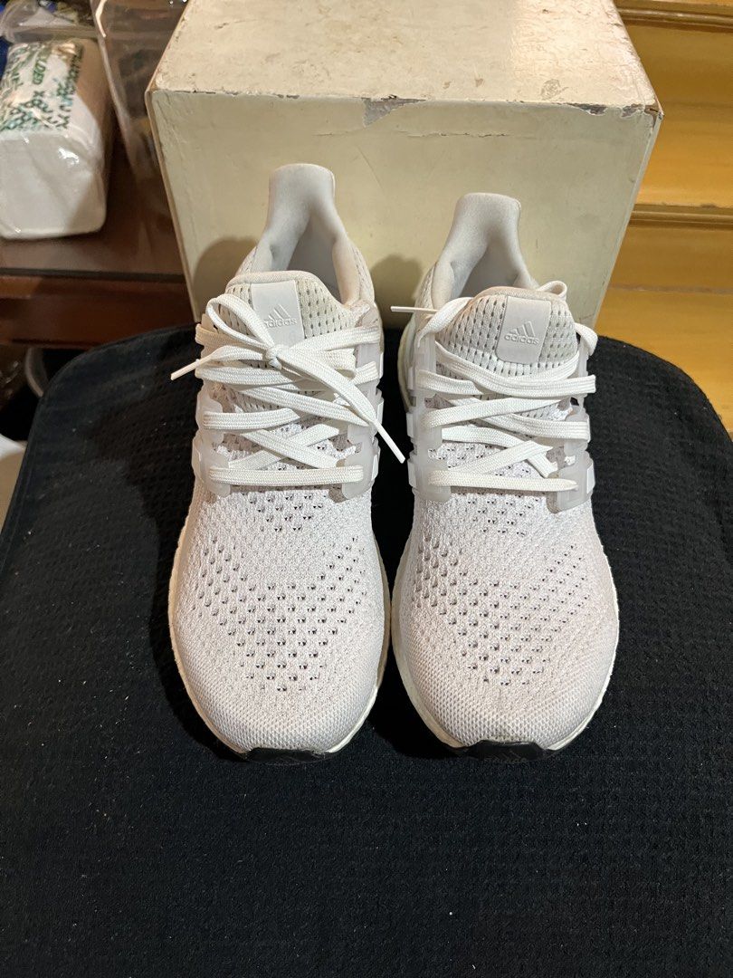 Adidas Ultraboost 1.0 Triple white (Category: Sneakers) located in Las Pinas. Submitted by deepsouthe (Listing ID 1470560186, Image 3). Description: Adidas Ultraboost 1.0 Triple white M7.5, 7uk, 40.5eu, 25.5cm With OG box, legit pair Like new Php4,200 Las Pinas area .
