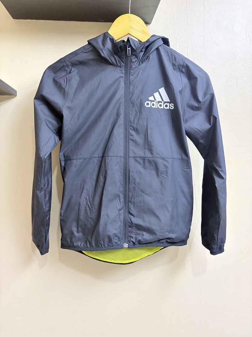 Adidas Windbreaker Jacket for Kids (Category: Babies & Kids Fashion) located in Ajuy. Submitted by sothat_ara (Listing ID 1470687227, Image 1). Description: Ideal for kids during this rainy season No issues Pm me for more info.