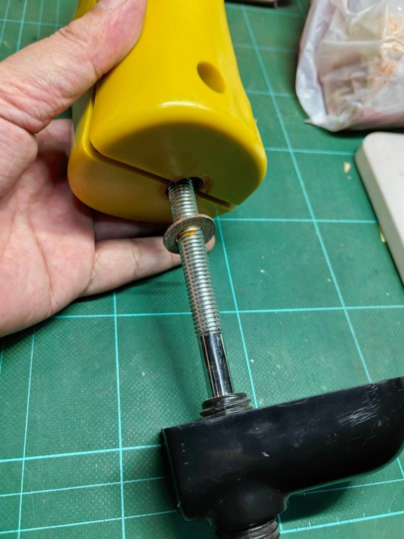 Adjustable Heavy-Duty Shoe Stretcher (Category: Home Improvement Tools & Accessories) located in Cebu City. Submitted by dudes_villanueva (Listing ID 1470615241, Image 2). Description: Adjustable Heavy-Duty Shoe Stretcher / Shaper 📌 Material: Durable yellow ABS plastic shell As is where is.