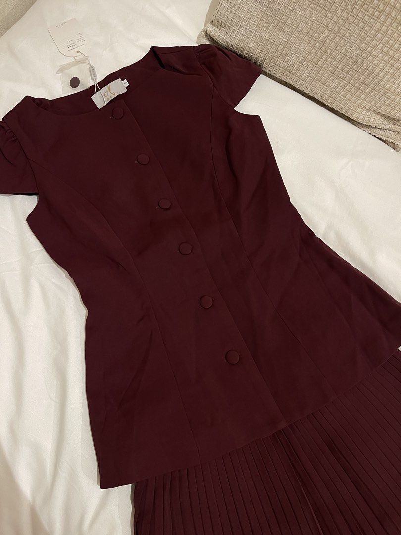 Adora Wine Coords (Category: Sets or Coordinates) located in Quezon City. Submitted by everythingmustgo__ (Listing ID 1470662938, Image 2). Description: Adora Wine Coords (from BKK 🇹🇭) - brand new with tags - size: small - best fits: extra small to small frames (my actual size is xs-s, when worn for reference only) - if you are familiar w BKK clothes, you know how good their quality is! ‼️ firm with price. low ballers will not be entertained ‼️
