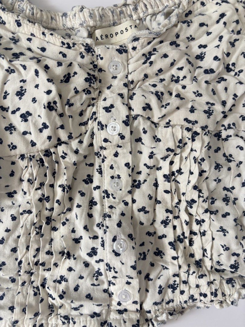 aeropostale top (Category: Sleeveless) located in Binan City. Submitted by byhiraeth (Listing ID 1470595320, Image 2). Description: -small to medium -no ww -will only entertain offers since IM out of reply quota -loc is santa rosa, laguna.