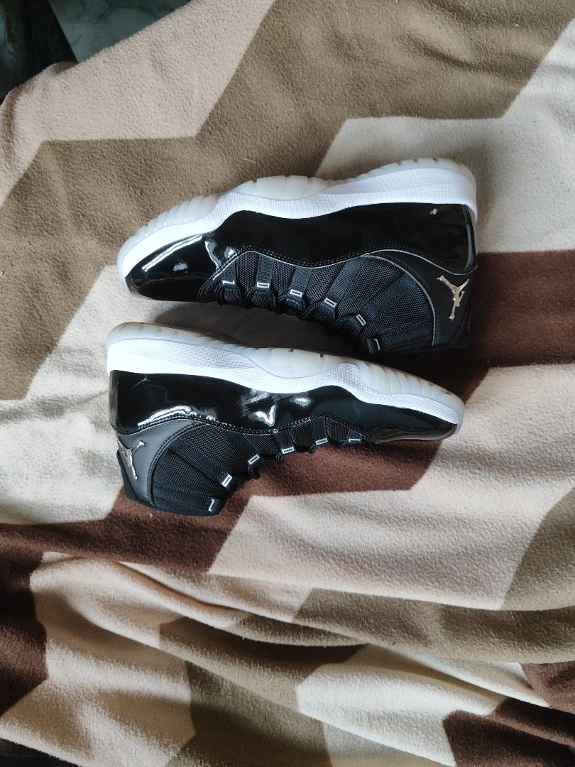 Air Jordan 11 Retro jubilee (Category: Sneakers) located in Angono. Submitted by jovitonav (Listing ID 1470561977, Image 2). Description: used size 11us complete wth receipt.