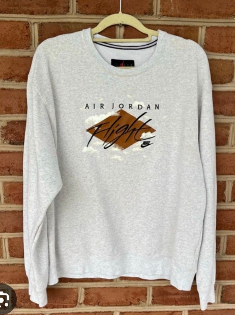 Air Jordan Essential Statement Graphic Fleece Crew Sweatshirt (Category: Coats, Jackets and Outerwear) located in Makati City. Submitted by arasoopawz42627 (Listing ID 1470675202, Image 1). Description: Air Jordan Essential Statement Graphic Fleece Crew Sweatshirt ▪️Large on tag ▪️ condition : 9/10 ▪️color rate: 9/10 ▪️need wash.