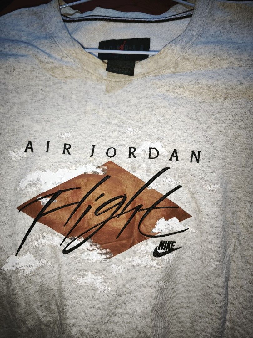 Air Jordan Essential Statement Graphic Fleece Crew Sweatshirt (Category: Coats, Jackets and Outerwear) located in Makati City. Submitted by arasoopawz42627 (Listing ID 1470675202, Image 2). Description: Air Jordan Essential Statement Graphic Fleece Crew Sweatshirt ▪️Large on tag ▪️ condition : 9/10 ▪️color rate: 9/10 ▪️need wash.