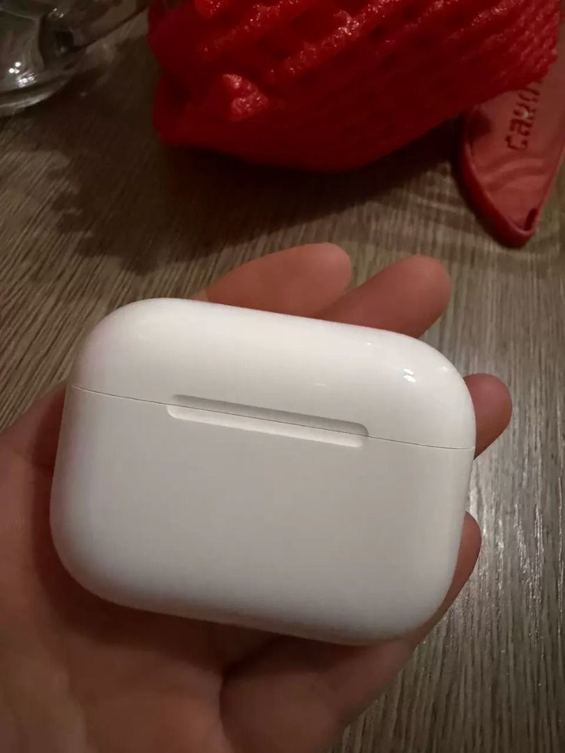 Airpods pro 3 (Category: Earphones) located in Kuala Lumpur. Submitted by safewhale.3cbeef (Listing ID 1470569708, Image 2). Description: AirPods Pro 3 for sale Fully functional and well looked after. Selling as personal item. DM for price and details. Serious buyers only..