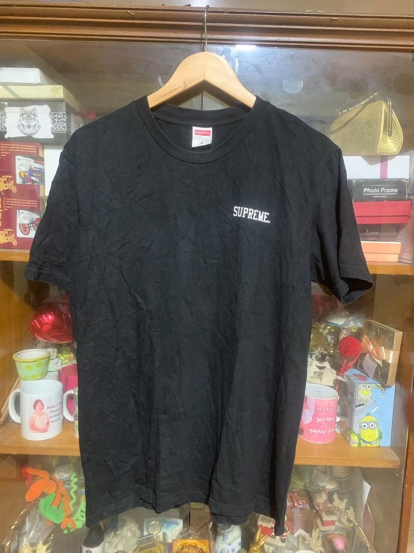 Akira Supreme (Category: Tshirts & Polo Shirts ) located in General Santos City (Dadiangas). Submitted by kirbyacuna06398 (Listing ID 1470570451, Image 2). Description: AKIRA supreme Excellent condition 9.5/10 Color rate Size M Dimes 20x29.