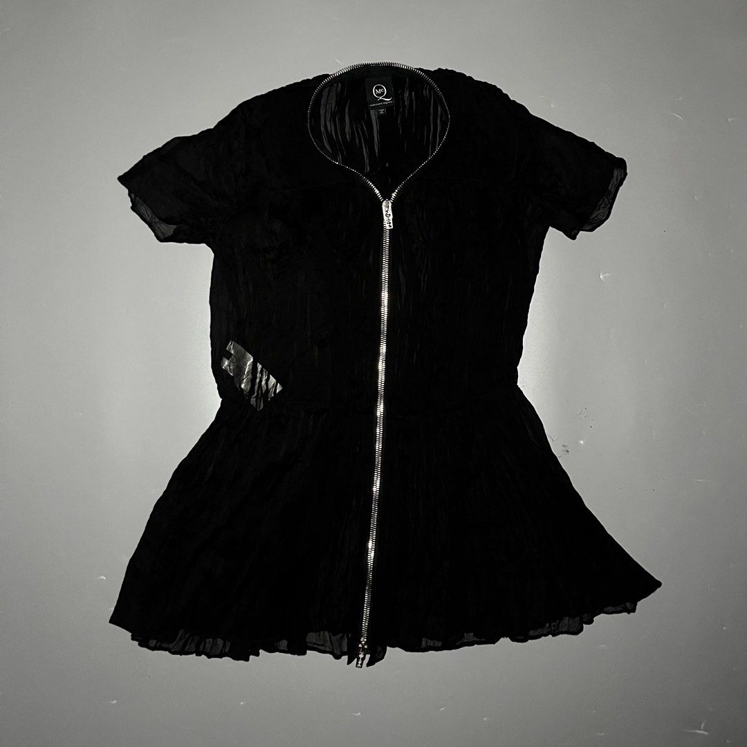 Alexander Mcqueen (Category: Dresses) located in Manila. Submitted by lostendfound1008 (Listing ID 1470585777, Image 1). Description: Alexander Mcqueen Size: medium Dimension Width: Length: Good condition Price: 2500 MOD: Gcash / Maribank Courier: J&T / Lalamove 📍Metro Manila / Sampaloc Hmu.