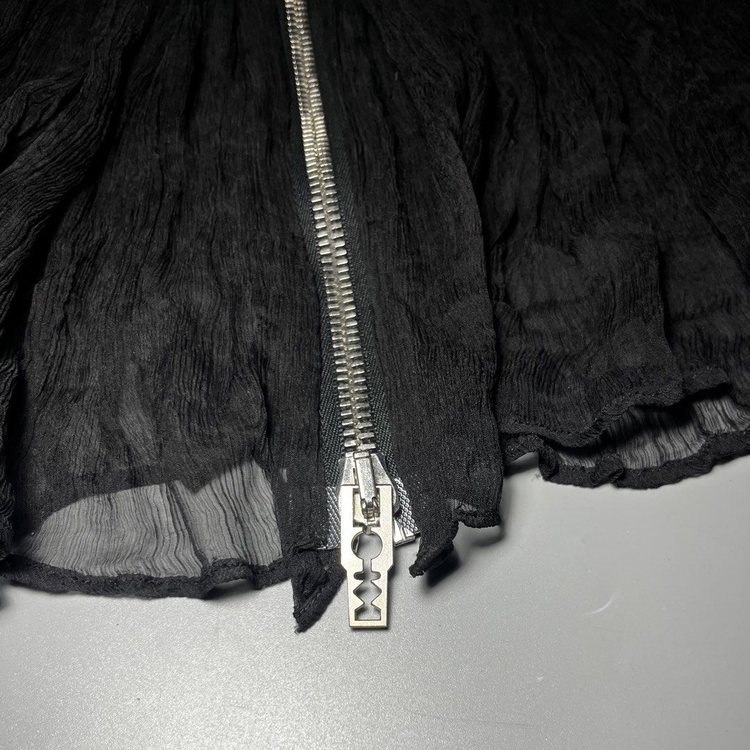 Alexander Mcqueen (Category: Dresses) located in Manila. Submitted by lostendfound1008 (Listing ID 1470585777, Image 3). Description: Alexander Mcqueen Size: medium Dimension Width: Length: Good condition Price: 2500 MOD: Gcash / Maribank Courier: J&T / Lalamove 📍Metro Manila / Sampaloc Hmu.