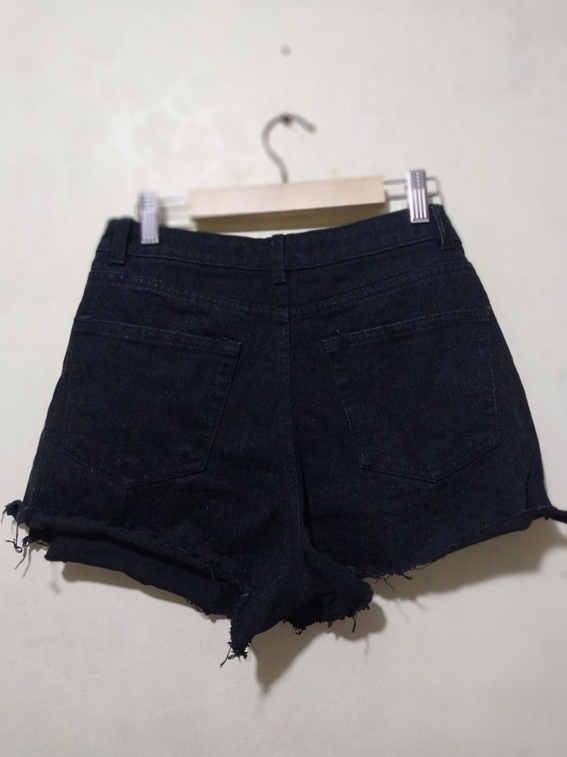 Alexander Wang Black Denim Shorts Raw Hem (Category: Shorts) located in Manila. Submitted by PrinceDani.Clothing (Listing ID 1470590740, Image 3). Description: Alexander Wang black denim shortssize 27-28in waist 12.5in length excellent condition .