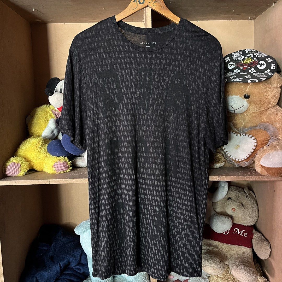 ALLSAINTS AOP (Category: Tshirts & Polo Shirts ) located in Sipalay. Submitted by trustmeyoullbefine (Listing ID 1470621468, Image 1). Description: Size m 20W 30L Excellent condition No flaws.
