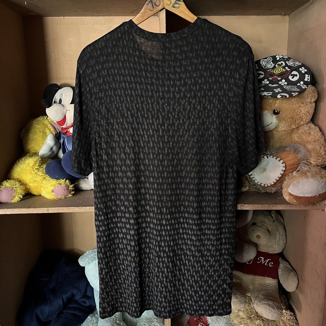 ALLSAINTS AOP (Category: Tshirts & Polo Shirts ) located in Sipalay. Submitted by trustmeyoullbefine (Listing ID 1470621468, Image 2). Description: Size m 20W 30L Excellent condition No flaws.