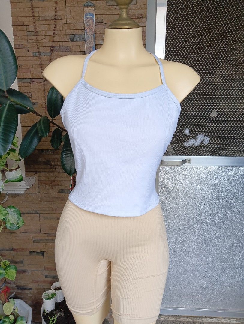 ALO YOGA TOP (Category: Activewear) located in Rizal. Submitted by timeless_shop (Listing ID 1470741384, Image 2). Description: Original ALO YOGA TOP 📏 Size: LARGE Fit Bust 34-36 Meron Removable Cup pad 🧵 Fabric: Premium Ribbed 🎨 Color: White - Very Nice Color! ⭐ Condition Rate: 9/10 - LIKE NEW! 🌈 Color Rate: 9/10 - White Maayos at malinis din ito 📍 Location: Rizal 💳 Payment first Gcash, BPI 🚚 Shipping Courier: J&T or Lalamove 💌 Chat for 