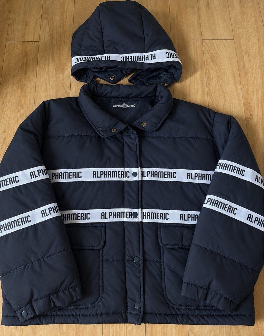 ALPHAMERIC Padded/Puffer Insulated Jacket (Category: Coats, Jackets and Outerwear) located in Manila. Submitted by manifestd (Listing ID 1470740692, Image 1). Description: ALPHAMERIC Padded/Puffer Insulated Jacket – Navy Blue ✔️ Thick and insulated, removable hood ALPHAMERIC logo bands all around ✔️ XL to 2XL 25” x 25” ✔️ Two large front flap pockets ✔️ No issue, 10/10 condition, like new ✔️J&T/Lalamove ready.